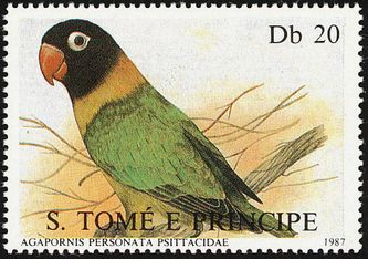 ... São Tomé og Príncipe, officielt Den Demokratiske Republik São Tomé og Príncipe, der er en portugisisk-talende ø-stat i Guineabugten, ud for den vestlige ækvatoriale Afrikas kyst. Her har man også valgt at udsende et frimærke med den Sorthovedet dværgpapegøje (Agapornis personatus) uden, at arten er naturligt hjemmehørende her