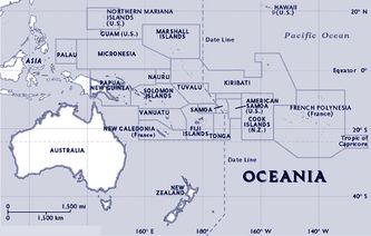 Her ses et kort over Oceanien, der er den verdensdel, hvor Ædelpapegøjerne (slægten Eclectus) er hjemmehørende med langt den største udbredelse på Ny Guinea og omkringliggende øer. Man mener, at udviklingen af underarter baserer sig på de fugle, som er hjemmehørende på New Guinea, altså underarten Rødsidet Ædelpapegøje (Eclectus roratus polychloros)